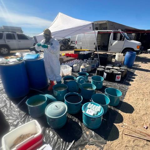 El narco en EE. UU: desmantelan laboratorio de drogas clandestino en Los Ángeles