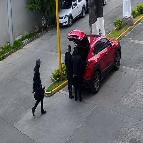 Los delincuentes habrían aprovechado una obra en construcción para ingresar al fraccionamiento; permanecieron casi tres horas en la zona