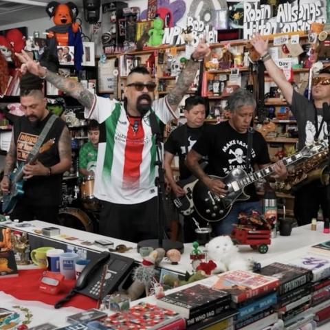 Panteón Rococó manda mensaje por los desaparecidos en México y la lucha por Palestina en su Tiny Desk