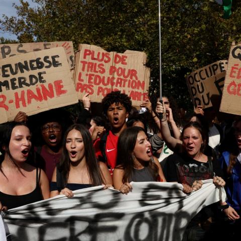 Gobierno de Francia propone "ejes de trabajo" para calmar las protestas estudiantiles