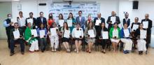 Entregan medallas a maestros por su labor durante la pandemia 