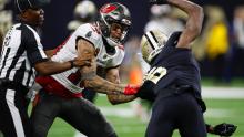Suspenden a Mike Evans
