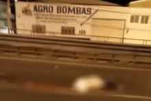 A tan solo 20 metros de distancia se ubica el puente peatonal que no quiso utilizar