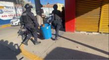 Afectados por la explosión vuelven a sus casas para buscar documentos, pertenencias y hasta perritos