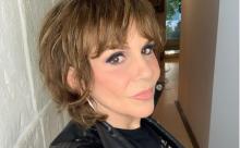 Rebecca Jones se encuentra hospitalizada 