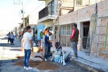 Promete Leo Montañez apoyos para comerciantes de la colonia México 