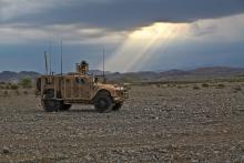 Enviará Texas tanques a frontera con México: periódico