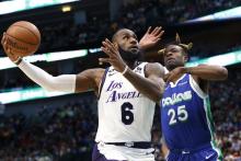 Lakers vs Mavericks