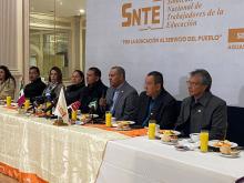 Casas y equipo de cómputo: SNTE promete nuevos apoyos a maestros