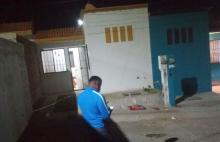 Iba llegado a su casa cuando fue interceptado por un sujeto en moto que lo atacó con arma blanca al resistirse al asalto