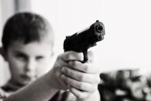 Niño con arma 