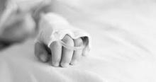El pequeño sufrió severos daños en su aparato digestivo y su estado de salud es reportado como grave