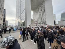 Hombre se suicida en centro comercial 