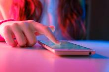 Meta brindará una herramienta para conocer cómo usa la inteligencia artificial para generar publicidad en Facebook