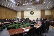 Aprueba INE multar a organización que presentó firmas de personas fallecidas en consulta de revocación de mandato