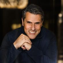 Marco Antonio Regil rompió con su prometida porque ella quería administrar su dinero