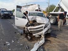 Los dos lesionados viajaban en una pequeña camioneta y terminaron hospitalizados