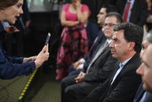 [Video] Lilly Téllez confronta a vocero presidencial en plena ceremonia en el Senado 