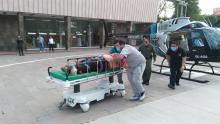 Circulaba a exceso de velocidad y en una curva se salió de la carretera hasta quedar prensada tras el impacto
