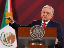 AMLO celebra Día del Trabajo con líderes sindicales en Palacio Nacional