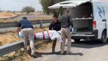 El conductor de la moto era su pareja y resultó gravemente herido. Ninguno de los dos llevaba casco de protección
