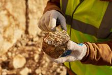 Reino Unido impone sanciones a Rusia; prohíbe importación de minerales