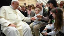 Papa Francisco se dice preocupado por la baja natalidad