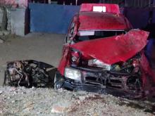 Debido a que no llevaba su cinturón de seguridad, en una de las volteretas salió expulsado de su auto