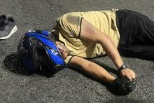 El conductor del auto fue sometido a una prueba de alcoholimetría y dio positivo por lo que fue arrestado