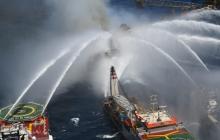 Labores de Pemex para sofocar el incendio 