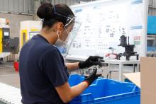 La economía de México registró un crecimiento interanual del 3.2% en mayo, sin embargo, en comparación con el mes de abril, mostró una desaceleración, de acuerdo a datos del INEGI. En mayo de 2023 y con datos desestacionalizados, el Indicador Global de la Actividad Económica (IGAE) no presentó variación a tasa mensual. Por componente, en el mes de referencia y con cifras ajustadas por estacionalidad: las actividades secundarias aumentaron 1 %; las primarias, 0.3 % y las terciarias cayeron 0.4 por ciento. A 