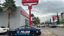 Acababa de salir de un banco y solo caminó 15 metros para entrar a otro en donde ocurrió el atraco