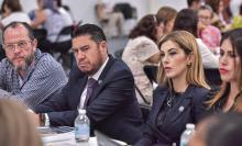 Manuel Alonso García y Michelle Olmos