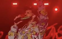 Anuel AA insulta a fan en pleno concierto por aventarle una bandera