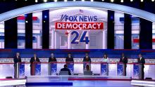 Ocho candidatos republicanos se enfrentan en debate mientras Trump se ausenta