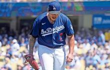 Julio Urías 10 victorias