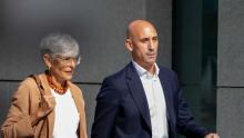 Fiscalía pide a Rubiales  evitar contacto y cercanía a Jenni Hermoso