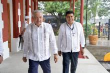 AMLO y Salomón Jara 