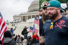Condenan a líder de Proud Boy a 17 años de prisión por participar en asalto al Capitolio
