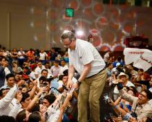 Ebrard anuncia su asociación civil; "no será un partido"