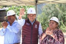 Alcalde poblano deja el micrófono abierto y manda a todos "ALV"