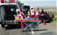 La mujer que acompañaba al conductor del Nissan Tsuru falleció cuando recibía atención médica en el HGZ 1 del IMSS