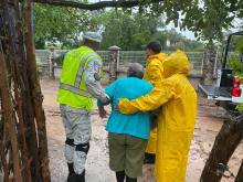 Muere un niño y reportan dos personas desaparecidas tras la tormenta Norma en Sinaloa