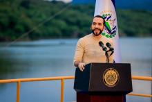Nayib Bukele acusa a Estados Unidos de buscar petróleo en Venezuela