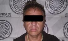 El muy cínico todavía se burló de ella, pero meros adelante fue detenido por Policía Estatales