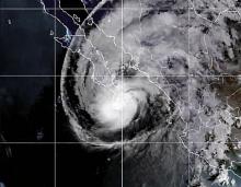 Huracán Norma toca tierra en La Paz, BCS