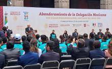 “Les vamos a dar apoyos y recompensas a todos” asegura.