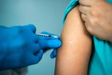 México inicia programa de vacunación contra influenza y Covid-19 para grupos vulnerables