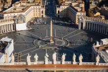 Se reunirá el papa Francisco con laicos, incluyendo mujeres, para discutir temas delicados de la Iglesia