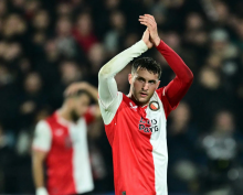 Gran debut de Santiago Giménez